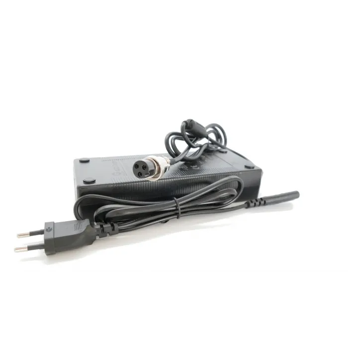 Chargeur pour trottinette électrique 1,5A 84V | 7way