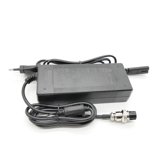 Chargeur pour trottinette électrique 1,5A 54,6V | 7way