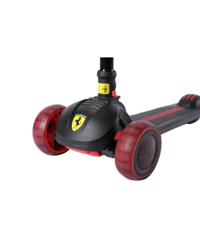 Trottinette trois roues Ferrari FXK108 Noire